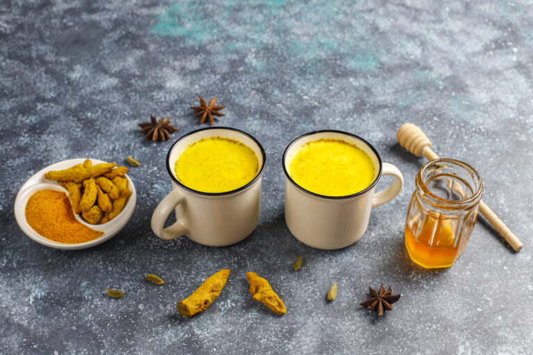 Recipes for Drinks with Turmeric and Ginger