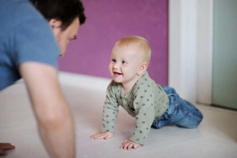 How to Stimulate Physical Activity in Babies During the First Year